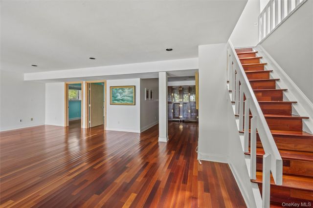 32 Contessa Court, Port Jefferson, NY 11777