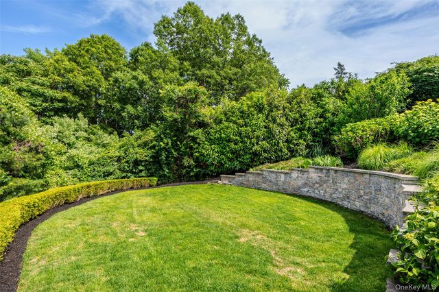 32 Contessa Court, Port Jefferson, NY 11777