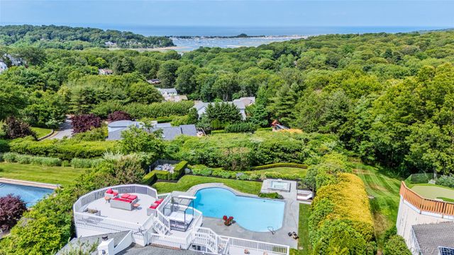 32 Contessa Court, Port Jefferson, NY 11777