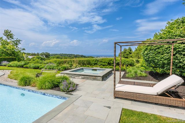 32 Contessa Court, Port Jefferson, NY 11777