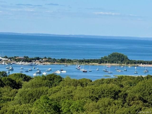 32 Contessa Court, Port Jefferson, NY 11777
