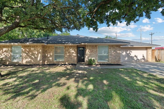 607 S Magnolia Street, Aubrey, TX 76227