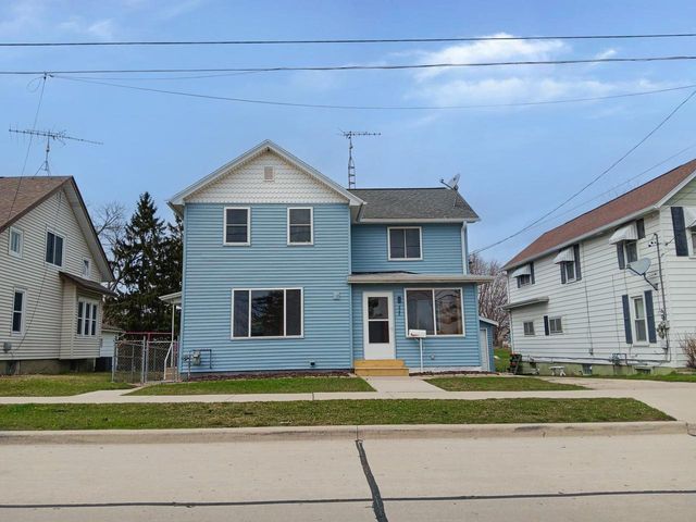 828 S Spring Street, Beaver Dam, WI 53916