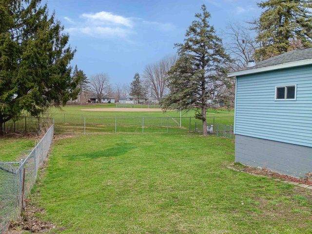 828 S Spring Street, Beaver Dam, WI 53916