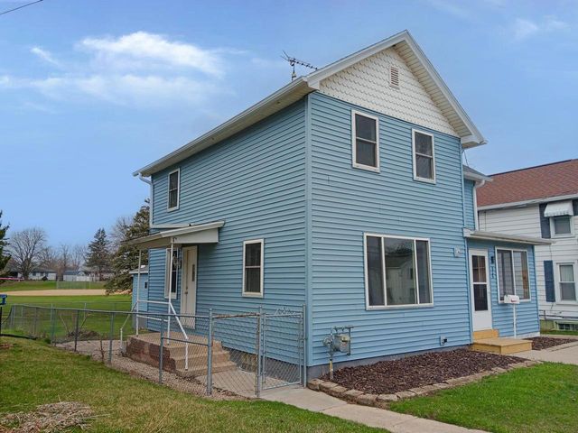 828 S Spring Street, Beaver Dam, WI 53916