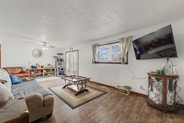 14131 N 100th Avenue E, Collinsville, OK 74021