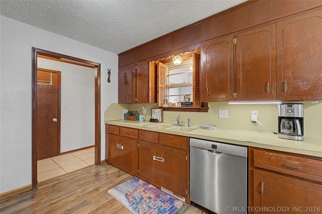 14131 N 100th Avenue E, Collinsville, OK 74021