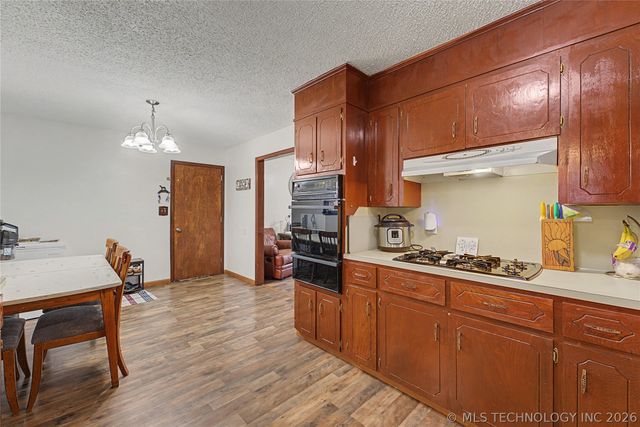 14131 N 100th Avenue E, Collinsville, OK 74021