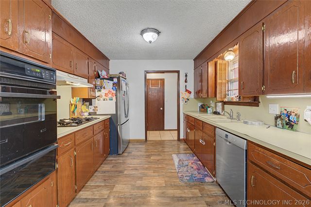 14131 N 100th Avenue E, Collinsville, OK 74021