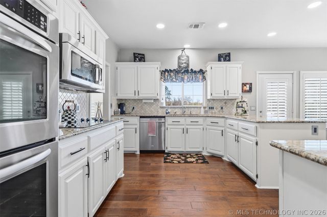 411 Smoking Oaks Drive, Ardmore, OK 73401
