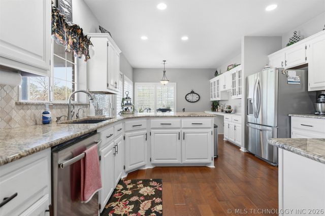 411 Smoking Oaks Drive, Ardmore, OK 73401