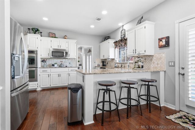 411 Smoking Oaks Drive, Ardmore, OK 73401