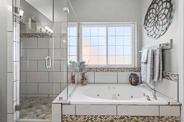 411 Smoking Oaks Drive, Ardmore, OK 73401