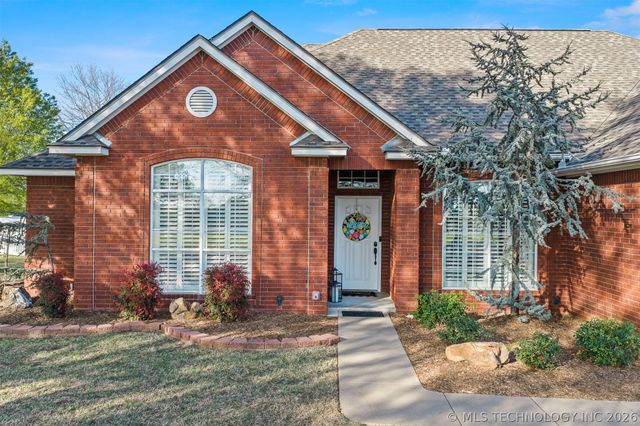 411 Smoking Oaks Drive, Ardmore, OK 73401
