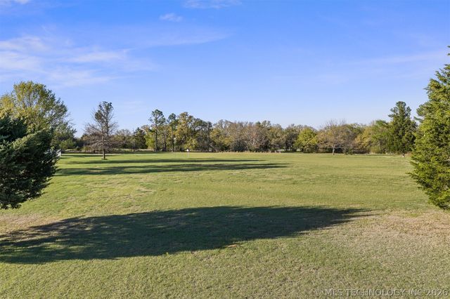 411 Smoking Oaks Drive, Ardmore, OK 73401