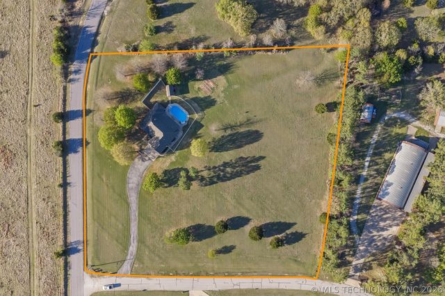 411 Smoking Oaks Drive, Ardmore, OK 73401