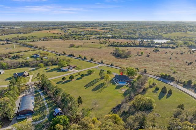 411 Smoking Oaks Drive, Ardmore, OK 73401