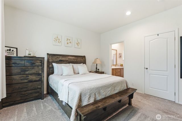 8924 Mulberry Court SE, Yelm, WA 98597