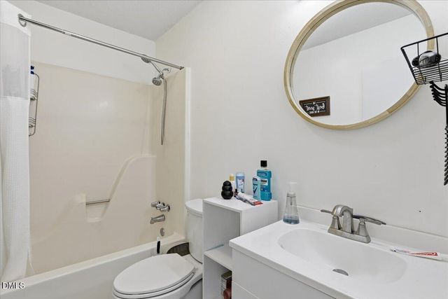 1435 Pineridge Drive, Greenville, NC 27834