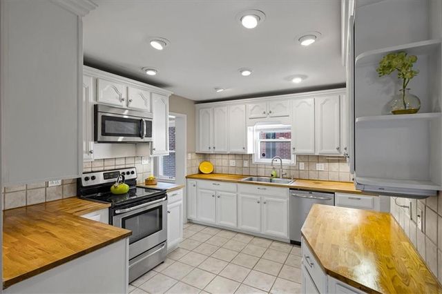 636 E 74th Street, Kansas City, MO 64131