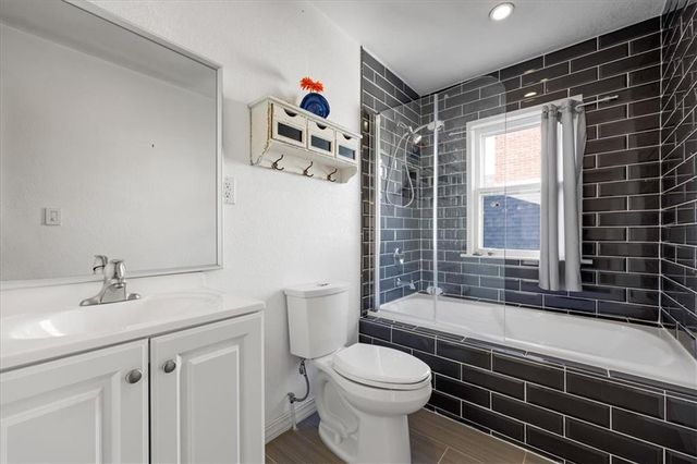 636 E 74th Street, Kansas City, MO 64131