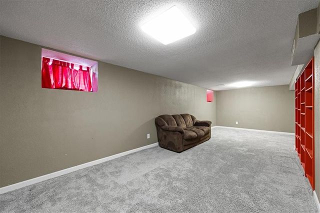 636 E 74th Street, Kansas City, MO 64131