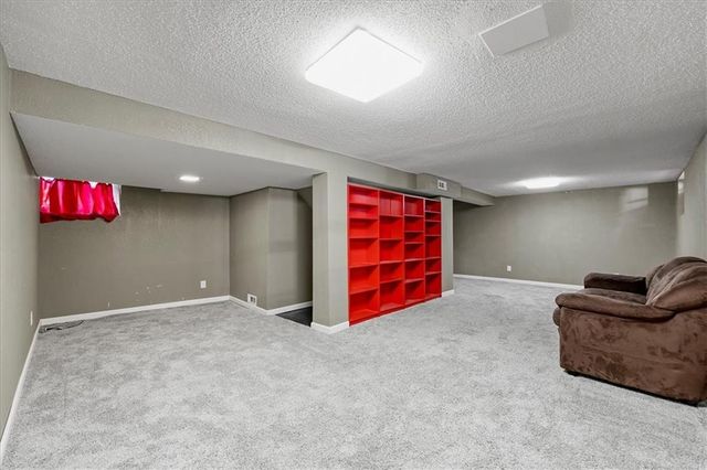 636 E 74th Street, Kansas City, MO 64131