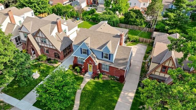 636 E 74th Street, Kansas City, MO 64131