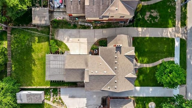 636 E 74th Street, Kansas City, MO 64131