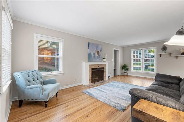 636 E 74th Street, Kansas City, MO 64131