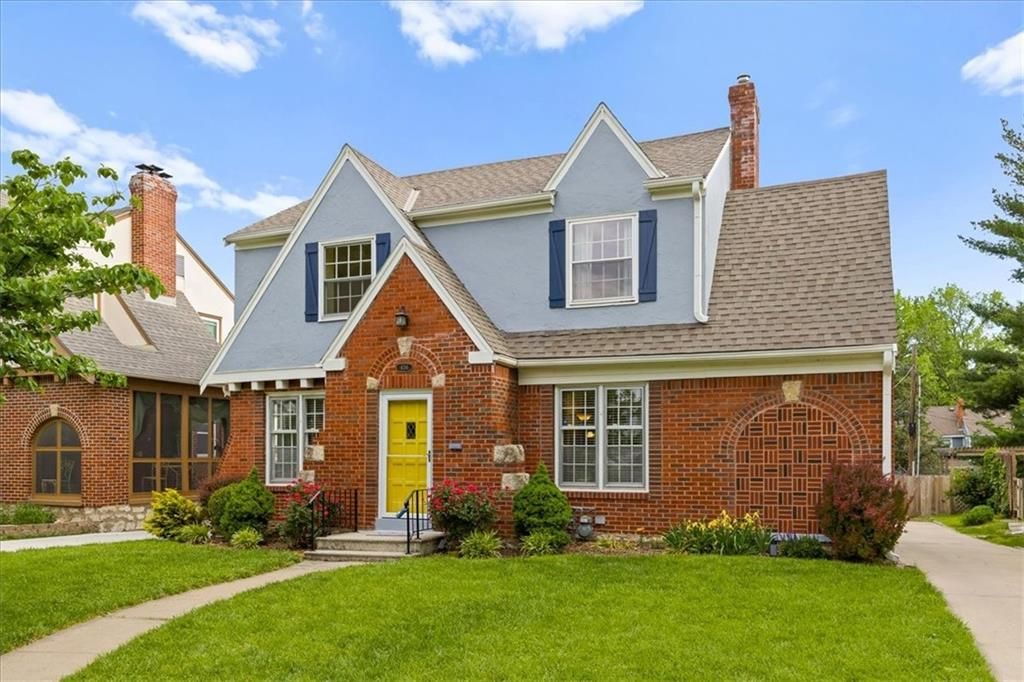 636 E 74th Street, Kansas City, MO 64131