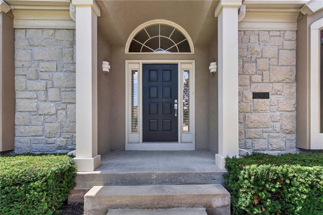 12918 Travis Court, Leawood, KS 66209