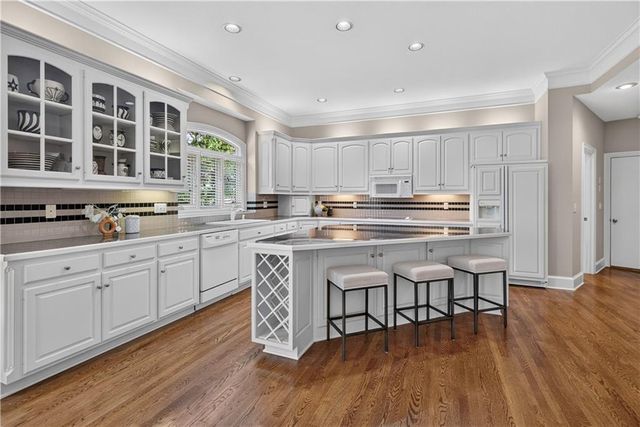 12918 Travis Court, Leawood, KS 66209
