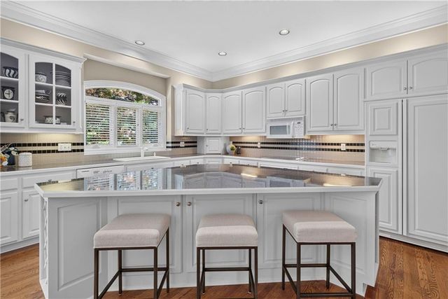 12918 Travis Court, Leawood, KS 66209