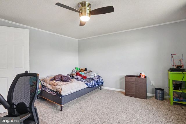6068 WILDASIN RD, Spring Grove, PA 17362