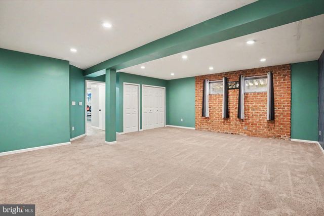 6068 WILDASIN RD, Spring Grove, PA 17362