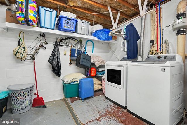 6068 WILDASIN RD, Spring Grove, PA 17362