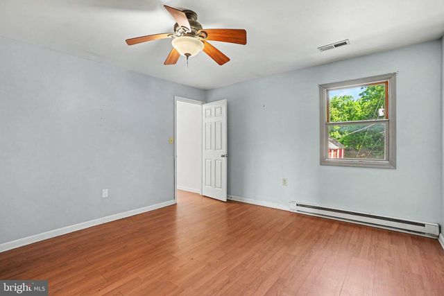 6068 WILDASIN RD, Spring Grove, PA 17362