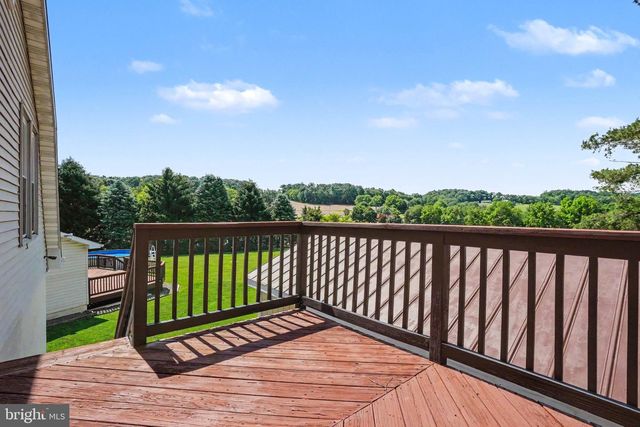 6068 WILDASIN RD, Spring Grove, PA 17362