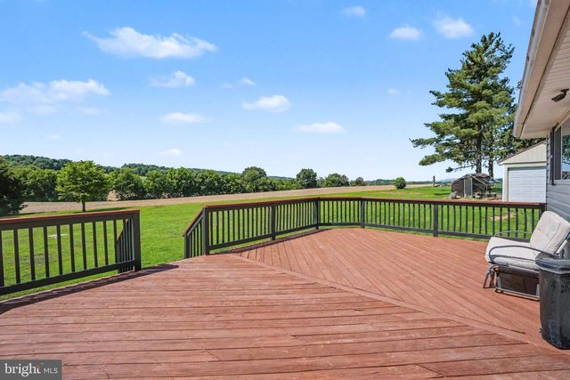 6068 WILDASIN RD, Spring Grove, PA 17362