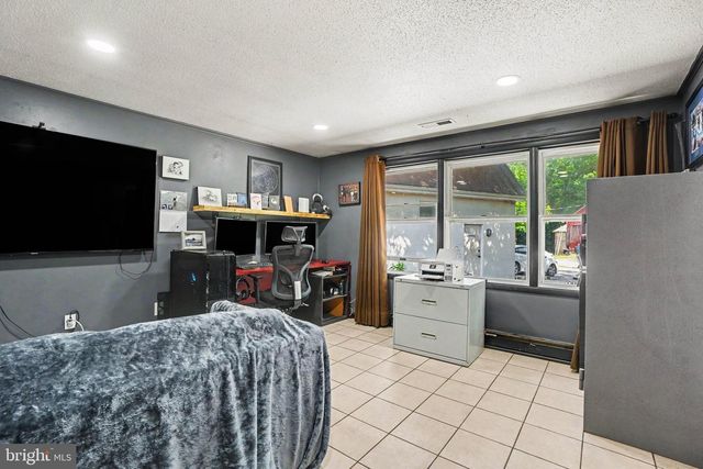 6068 WILDASIN RD, Spring Grove, PA 17362