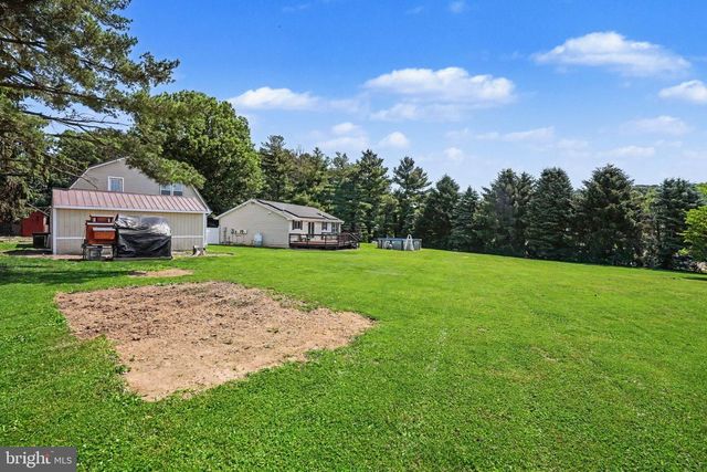 6068 WILDASIN RD, Spring Grove, PA 17362