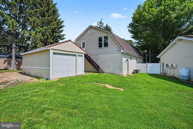 6068 WILDASIN RD, Spring Grove, PA 17362
