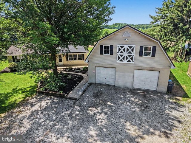 6068 WILDASIN RD, Spring Grove, PA 17362