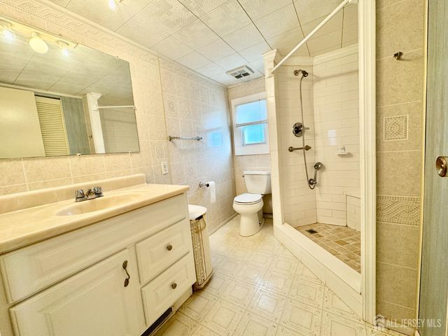 9 Sams Court, Hazlet, NJ 07730