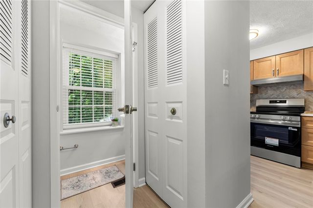 114 Saxonwald Ln, Castle Shannon, PA 15234