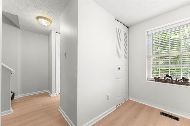 114 Saxonwald Ln, Castle Shannon, PA 15234