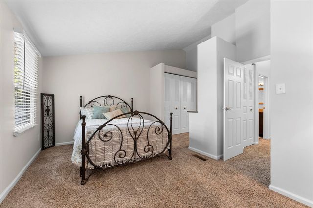 114 Saxonwald Ln, Castle Shannon, PA 15234