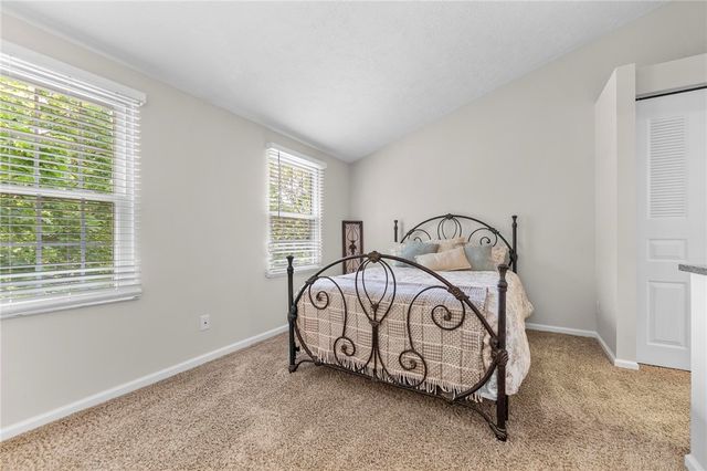 114 Saxonwald Ln, Castle Shannon, PA 15234