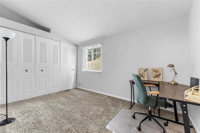 114 Saxonwald Ln, Castle Shannon, PA 15234